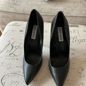 Seve Madden leather black silver heels